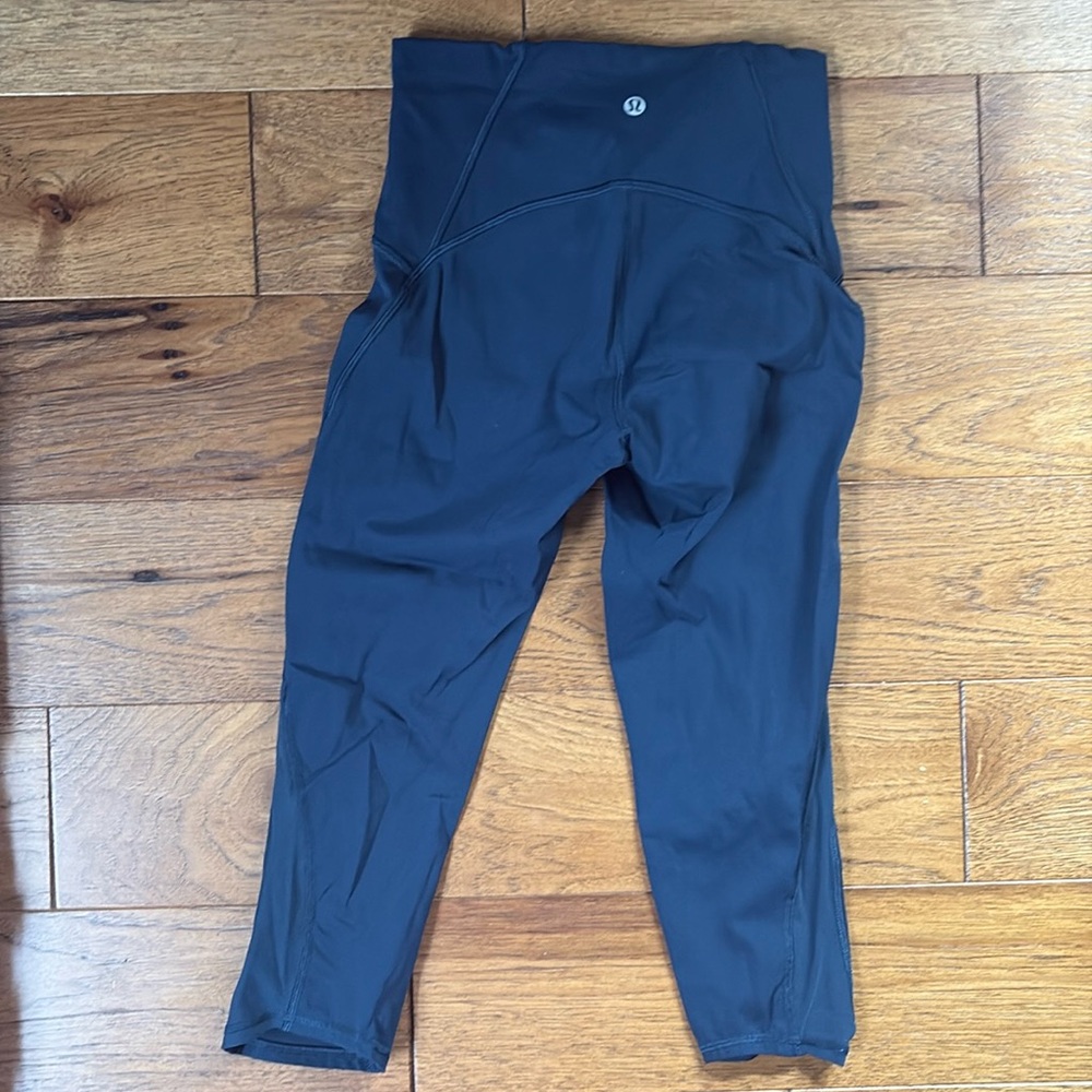 Size 2 lululemon leggings cropped blue